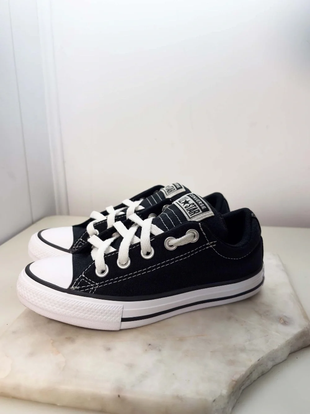 Converse Chuck Taylor All Star Street Kids Size 1 Black White Low Top A01696F